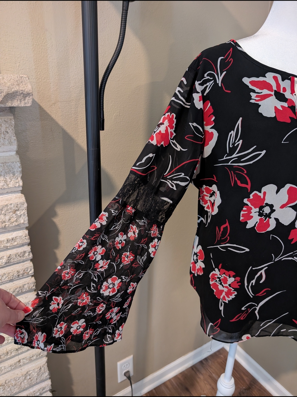 Calvin Klein PTP 23 Floral Tie-Neck Blouse in Black and Magenta - Picture 4 of 9